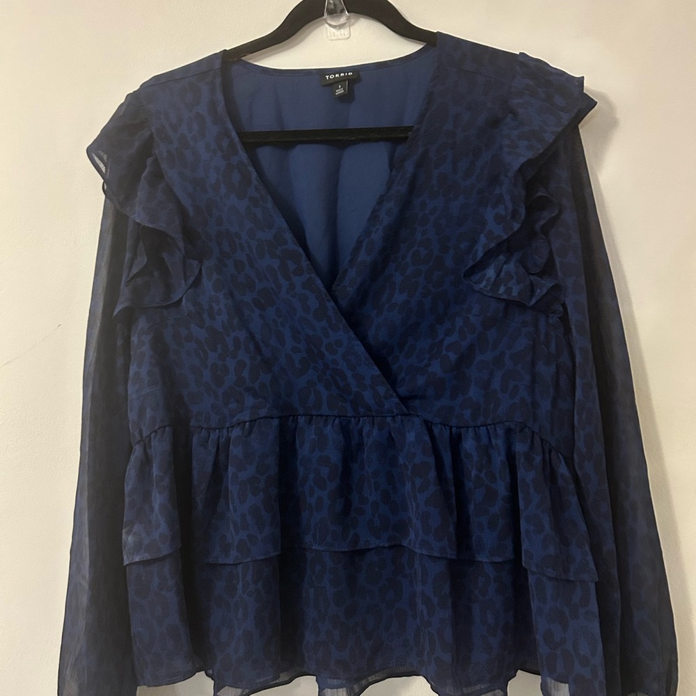 Torrid Blue Leopard Print Ruffle Blouse - Picture 5 of 7